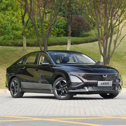 Wuling Starlight Hybrid Sedan: Five Seat A-Class Long-Range New Energy Vehicle