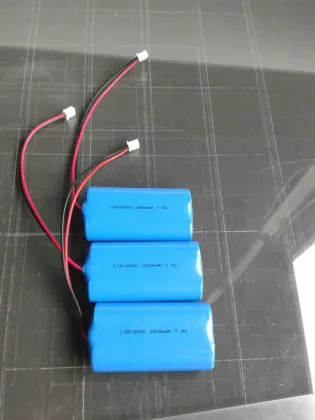 Lithium ion battery 18650 battery 3.7V rechargeable battery for power bank