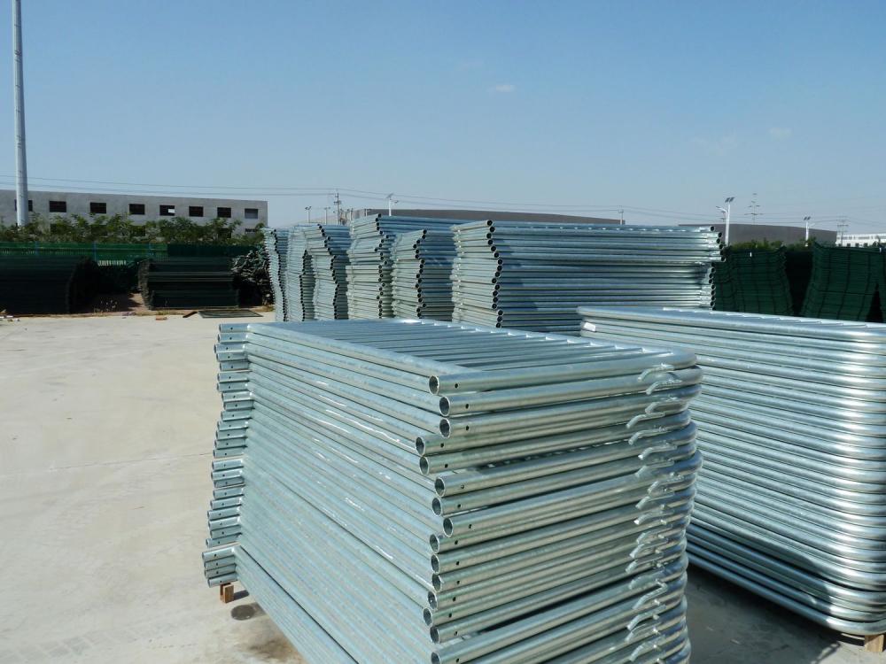 Durable Hot Dipped Galvanized Crowd Control Barrier Mesh