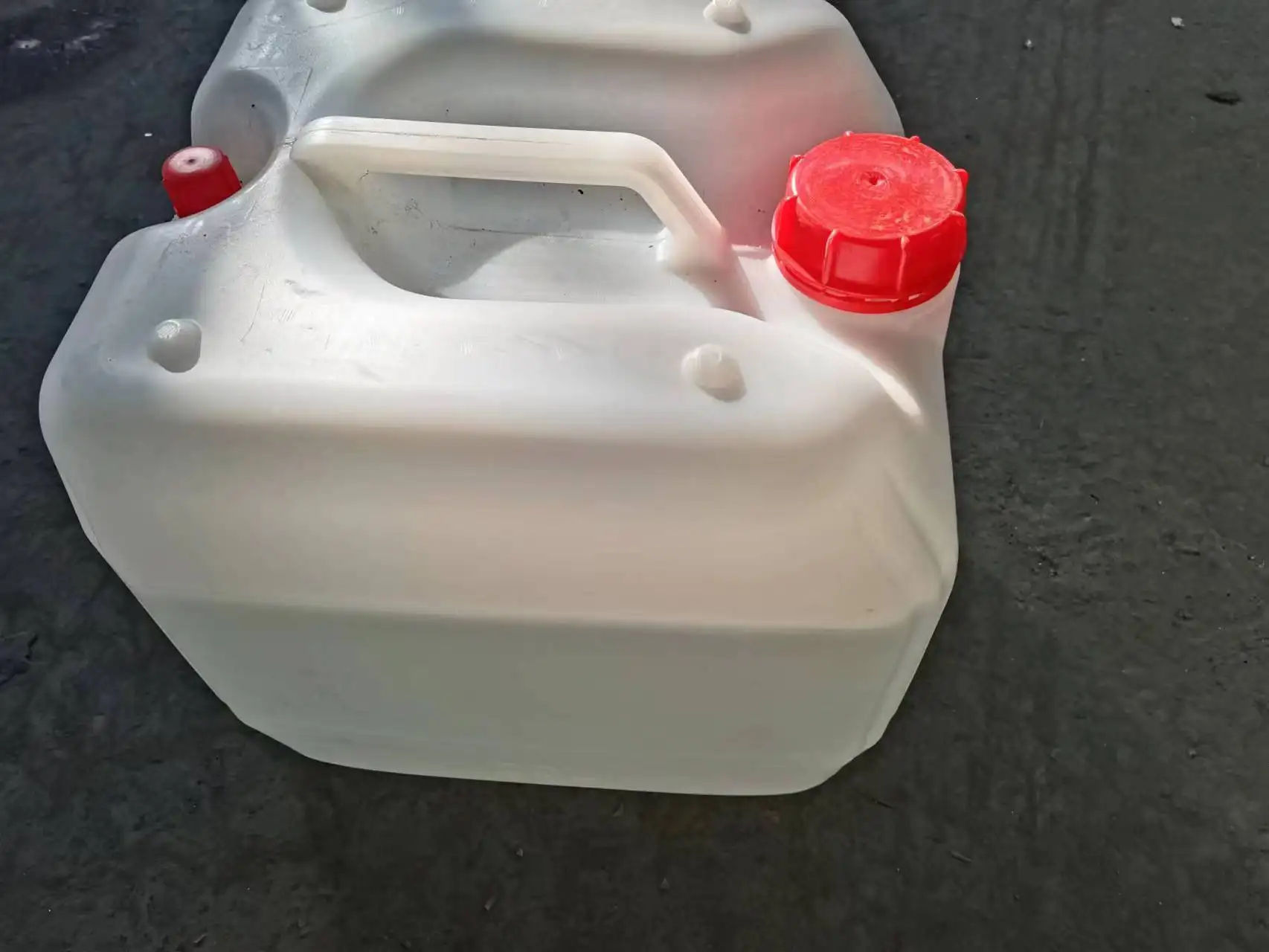 What are the curing agents for vinyl ester resins?