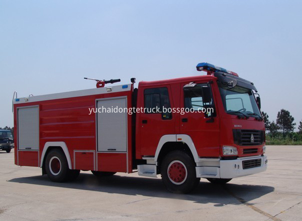 8T HOWO water and foam fire truck