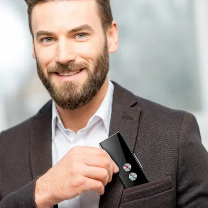 Mini Portable T8 Voice Translator: 68 Multi-Languages Real-Time Wireless Translation