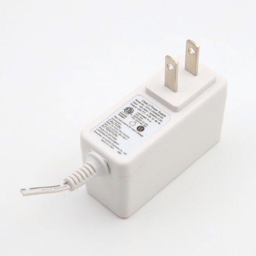 Why adapter light goes off when plugged in?