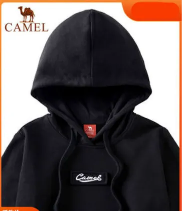 The new loose-fitting hooded sportswear