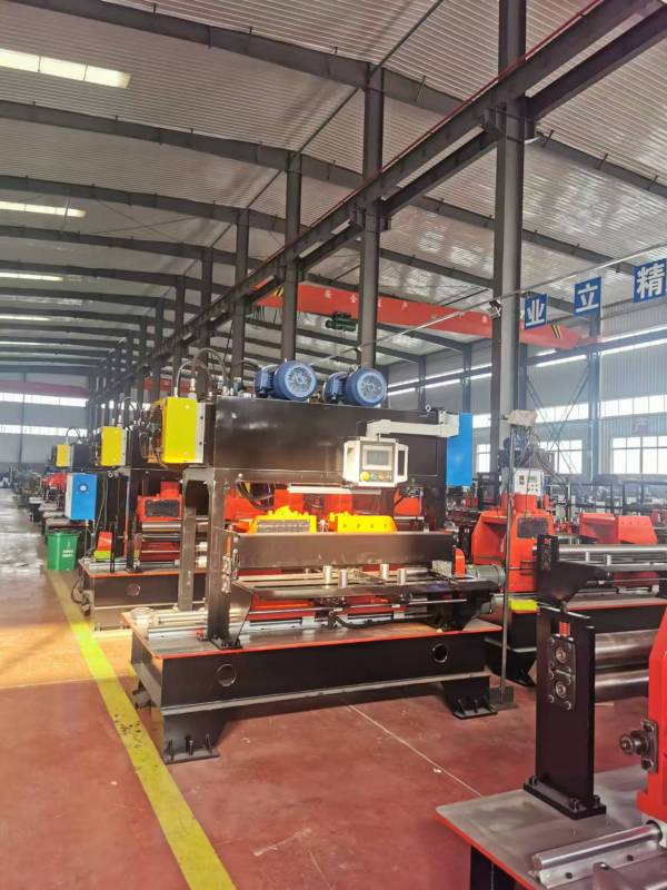 A flat bridge punching machine