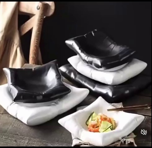 Creative Style Small Pillow Plate