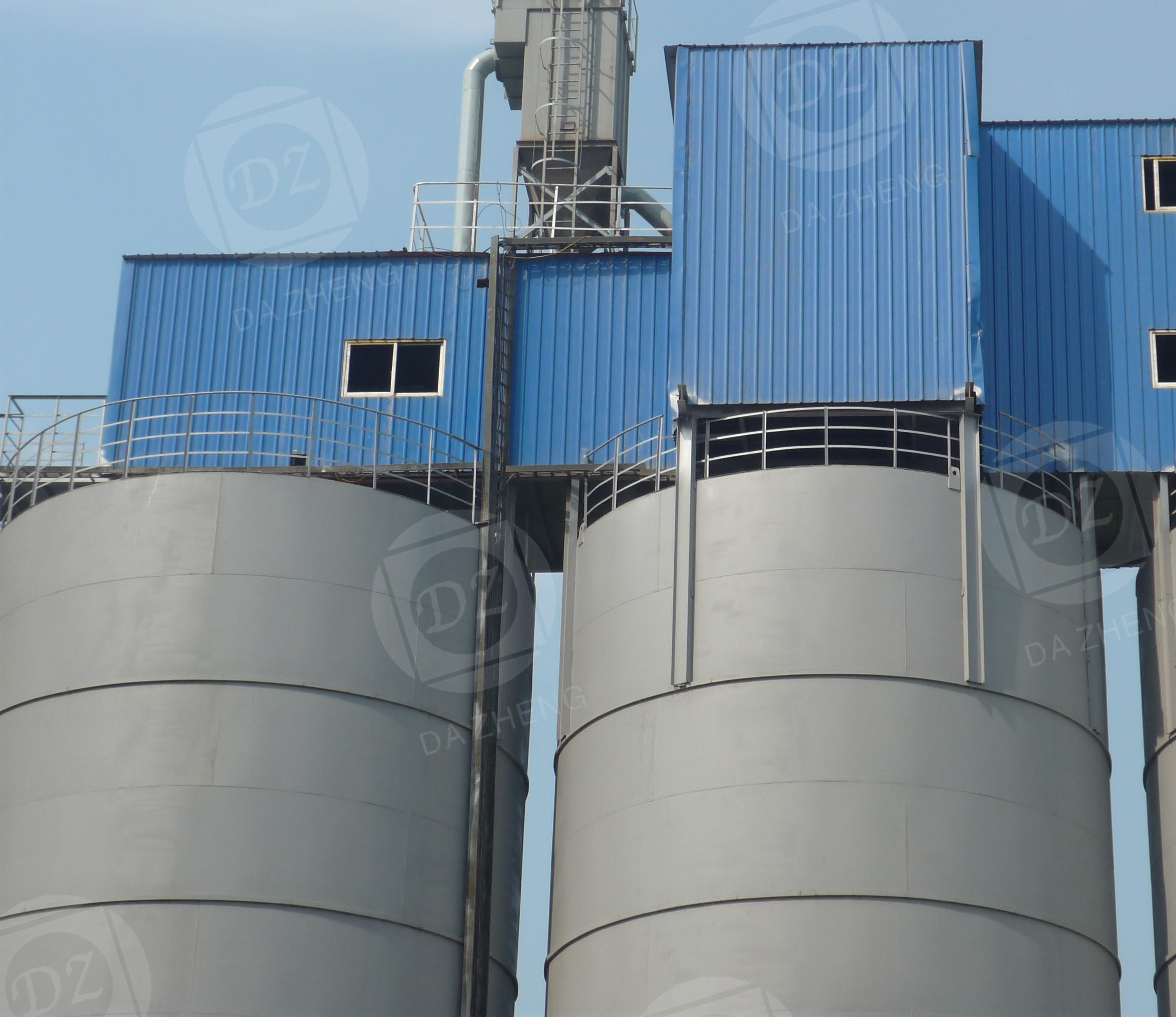 Steel plate silo for cigarette production
