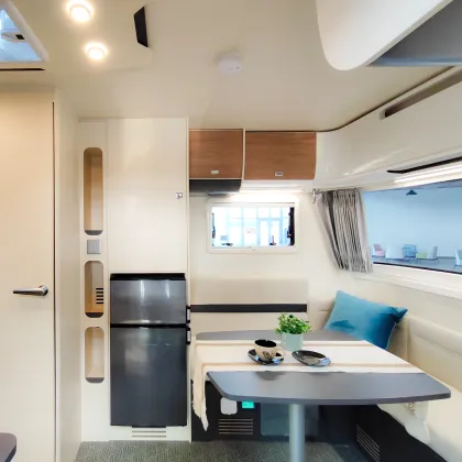 Customized High Popularity RV Trailer Camper Travel Trailers DT472