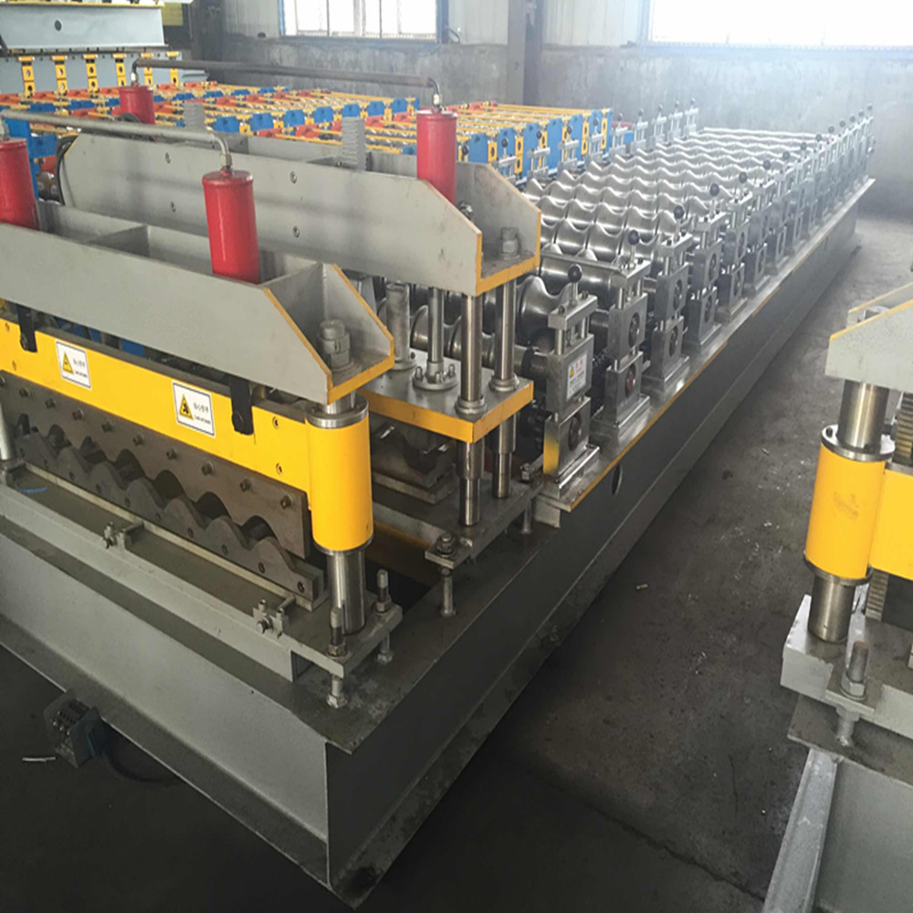 Roof sheet steel rolling machine