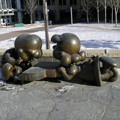 outdoor garden decoration metal craft bronze snoopy sculpture