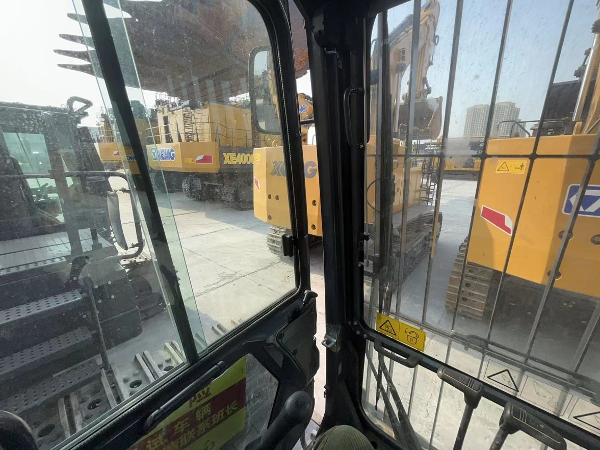 Used XCMG XE950DA crawler excavator