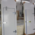 Sala de almacenamiento en frío con unidad de refrigeración.