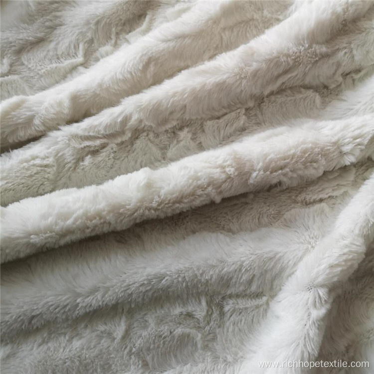 White Embossed Pv Plush Fleece Fabric Polyester