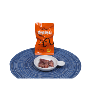 Deliciosa comida úmida para animais de estimação com coração de frango