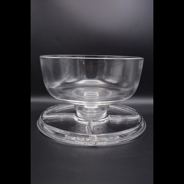Beauty and Clear Glass Cake Stands With Dome