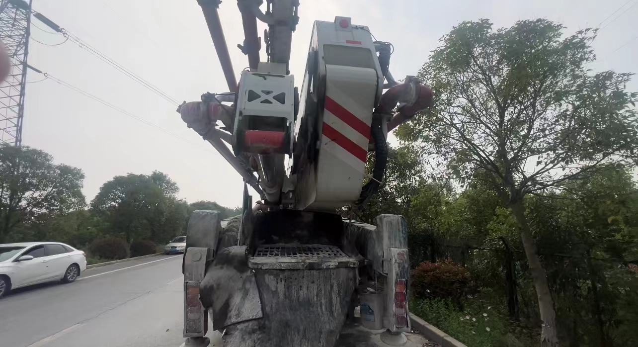 XCMG HB67V Concrete Pump Truck