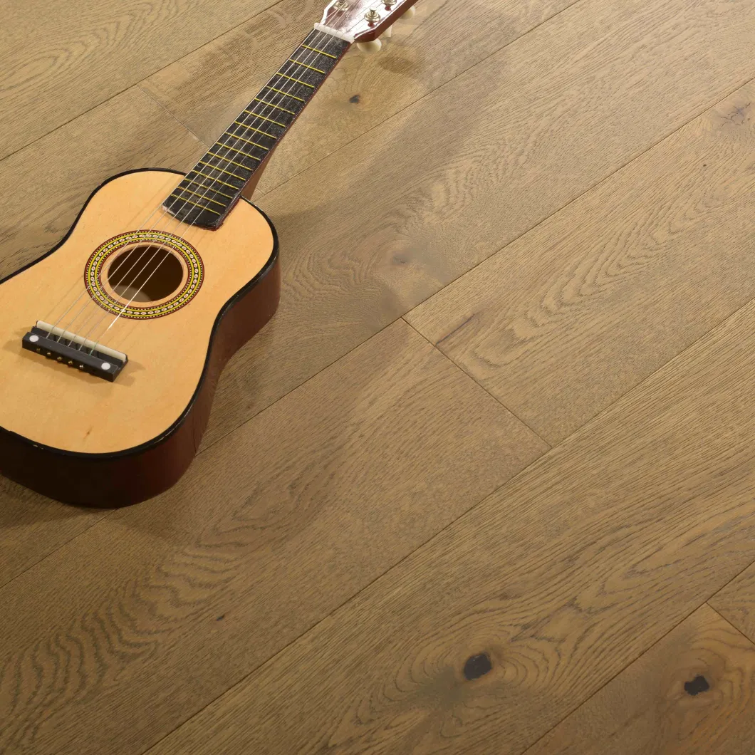 Piso de madera de parquet limpio y cómodo de madera de madera de roble