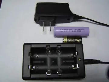 CR123A and 18650 li-ion batteries Charger