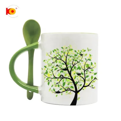 Fashion Customized Ceramic Cup with Green Spoon