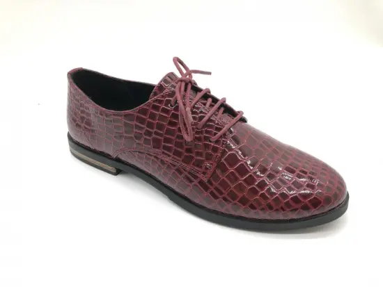 Ladies PU Perforated Wingtip Lace up Flats Shoes