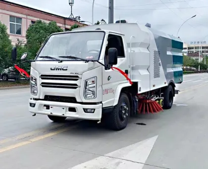 Jmc 4*2 Road Vacuum Cleaner Sweeper-Washer Vehicle