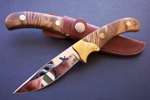 hunting knife w/brass bolster and hardwood handle