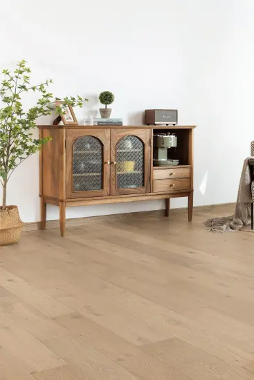 High Quality UV lacquered Oak Hardwood Flooring Indoor