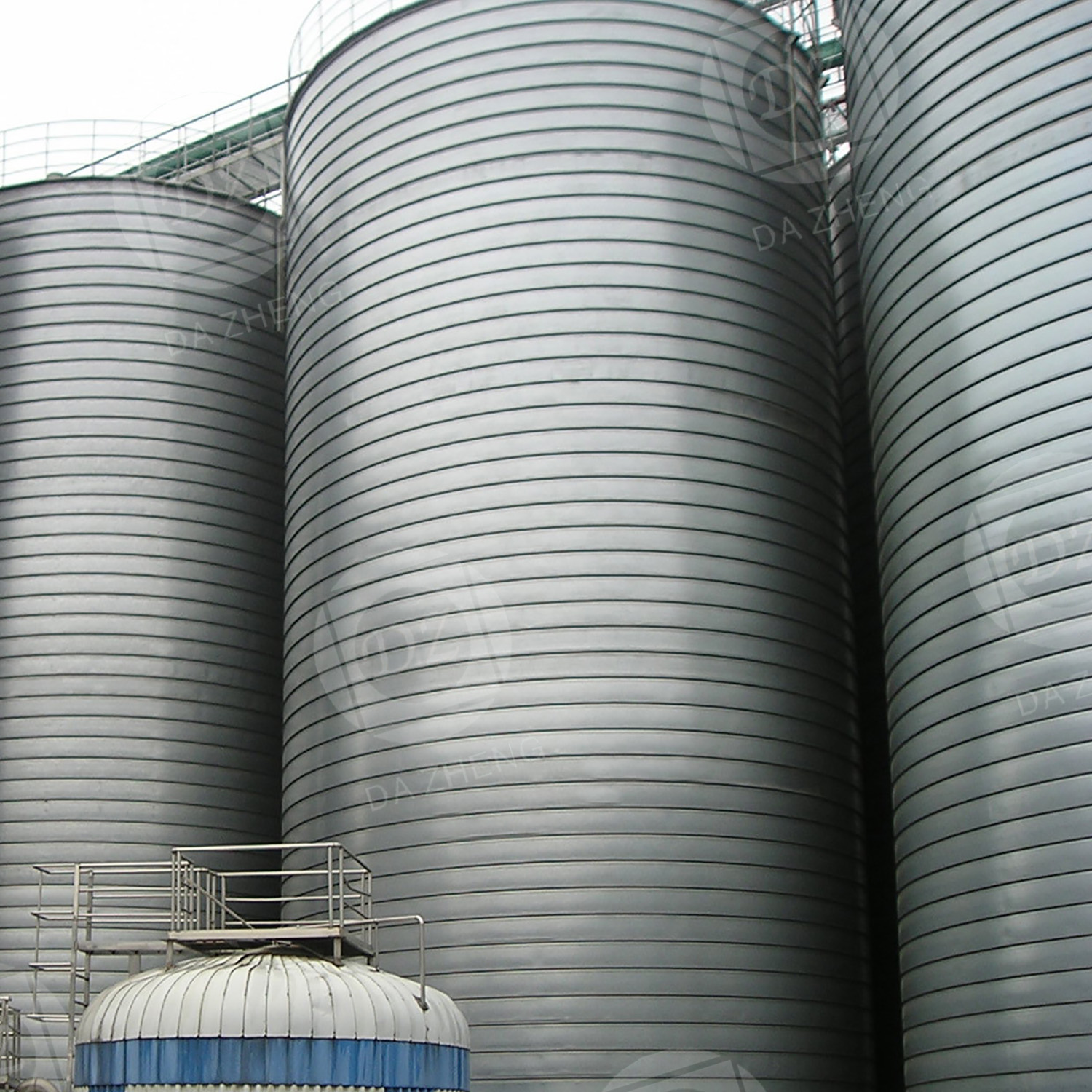 Нов енергиен материал, който хапе стоманена плоча склад