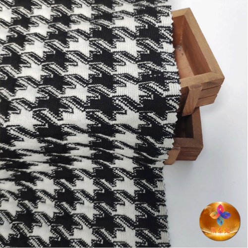 Tecido de intertravamento macio e respirável