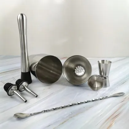 Custom Color 550ml Stainless Steel Cocktail Shakers with Shiny Finish - Professional Barware Accessories