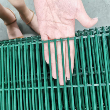 2020 Hot Sale: Cheap Welded Anti-Climb Security Fence Harga Pagar 358