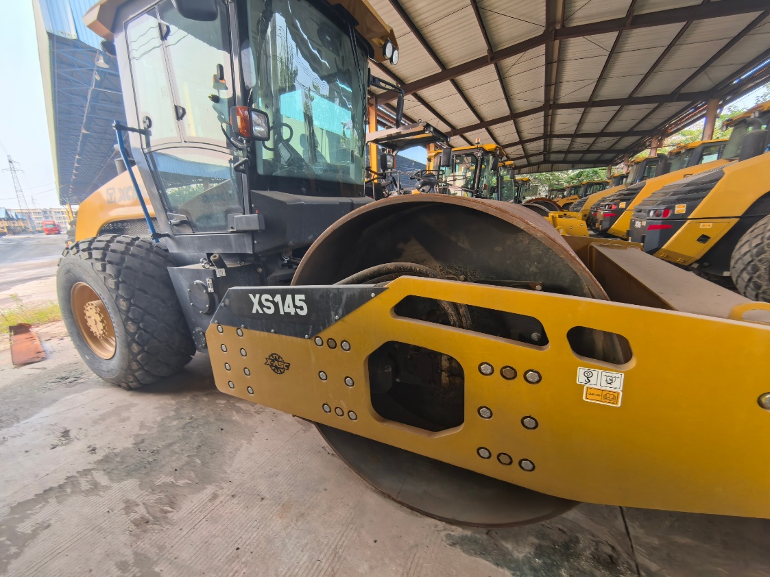 XCMG XS145 Single Drum Rollers