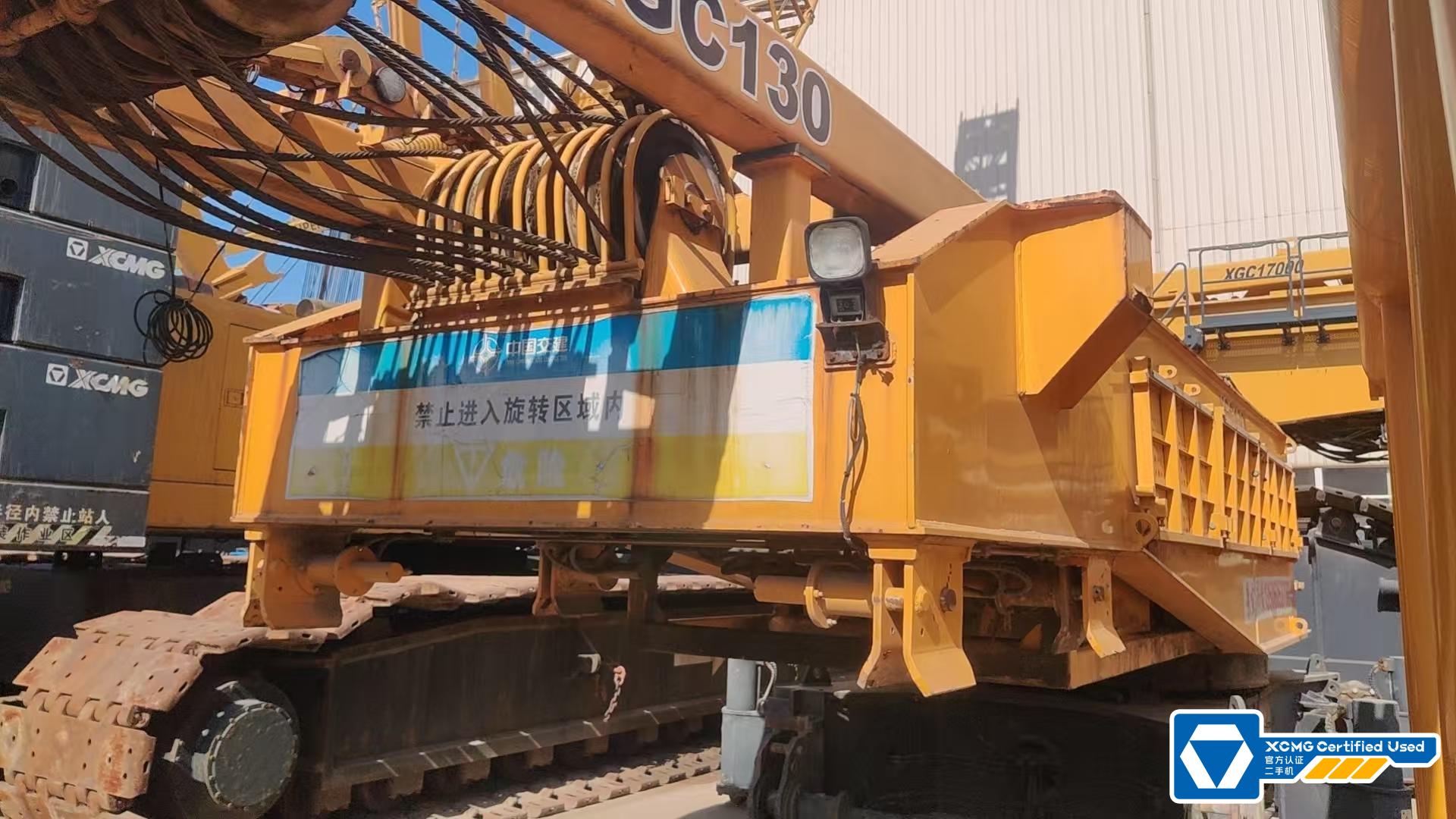 the steel tracks of the used crawler crane-XGC130