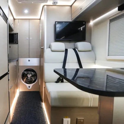 High Configuration 4x4 RV Camper Van - Changgang Fengjing Motor Home for Sale in China