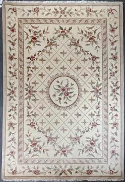 Floral Symmetrical Exquisite Carpet