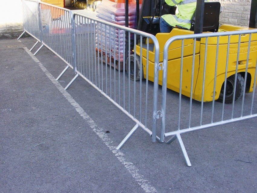 pedestrian barriers 