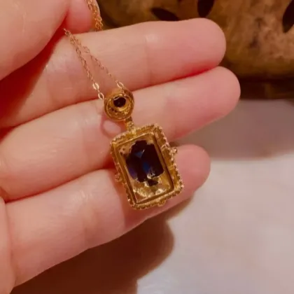 Lapis Lazuli Vintage Art Deco 18k Gold Pendant