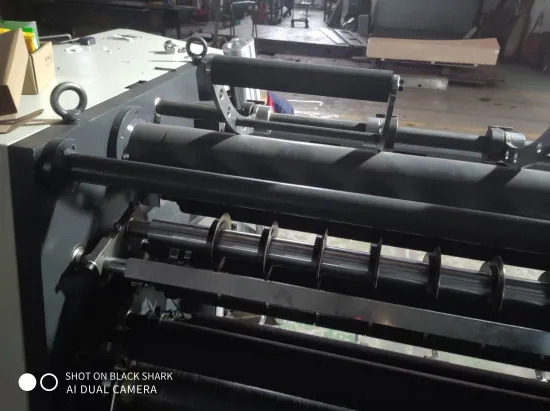 Automatic slitting and rewinding machine