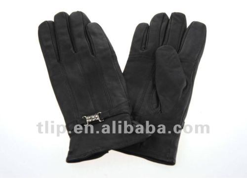 Lady's patch leather glove