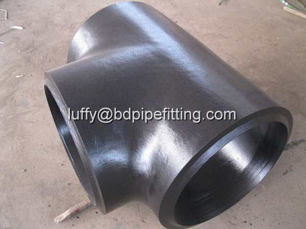 Alloy pipe fitting (500)