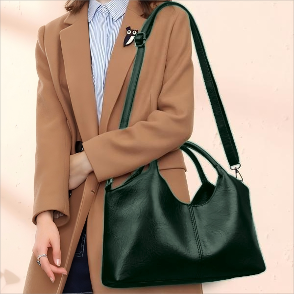 Lady's simple and versatile handbag