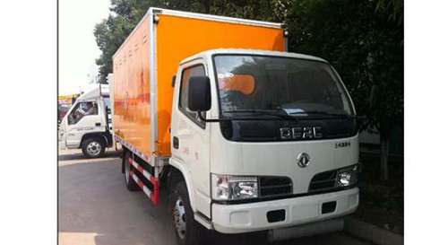 DONGFENG 4 x 2 cahaya letupan peralatan lori