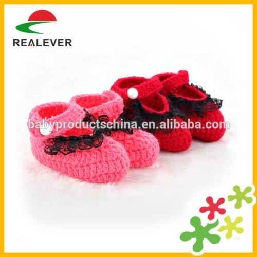 RE1021 Simple design wholesale handmade crochet baby shoes