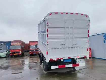 Used Hyundai Light Truck 4x2 Dump Truck for Sale - Euro 5 Emission Standard