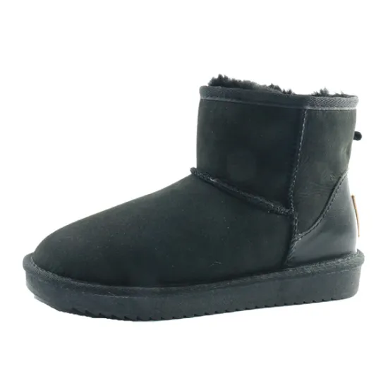 Classic Leather Snow Boots In Winter