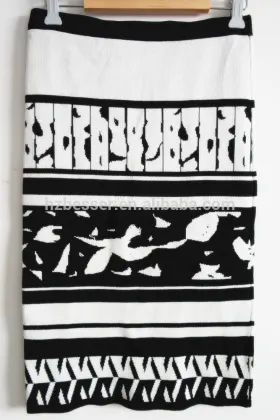 Fashion ladies jaqucard over hip fit short skirt