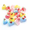 16 MM Hars Dessert 3D Aardbeientaart Voedsel Spelen DIY Ambachten Simulatie Decoratie Accessoires