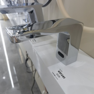 Robinet encastré automatique: solutions de cuisine sans touche