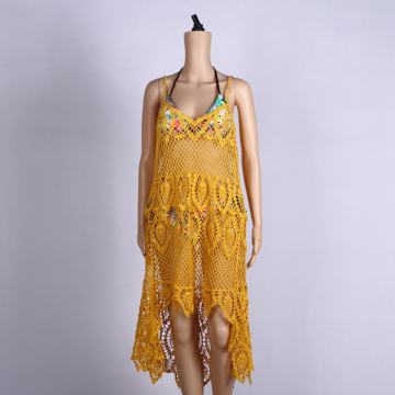 L'estate del vestito da spiaggia senza maniche giallo avvolge il beachwear sexy