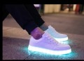 Recargable led luz zapatos y LED luz hasta zapatos de los cabritos con luz LED